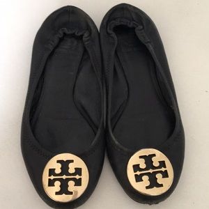 Tory Burch MINNIE METAL-LOGO TRAVEL BALLET FLAT